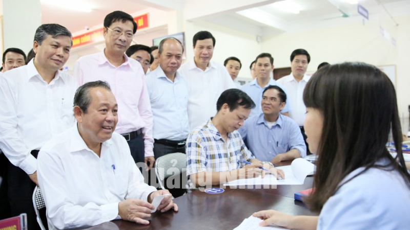 Phó Thủ tướng Trương Hòa Bình đánh giá cao việc thí điểm hoạt động Trung tâm Hành chính công cấp huyện của tỉnh Quảng Ninh.
