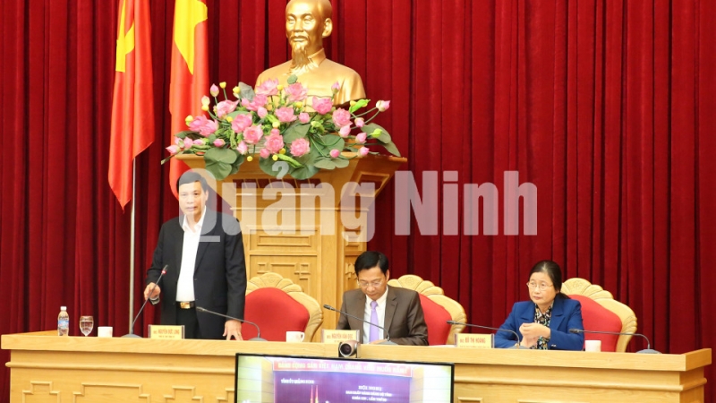 Đồng chí Nguyễn Đức Long, Phó Bí thư Tỉnh ủy, Chủ tịch UBND tỉnh điều hành thảo luận tại Hội nghị.