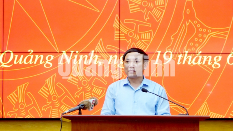 Đồng chí Nguyễn Xuân Ký, Bí thư Tỉnh ủy, Chủ tịch HĐND tỉnh kết luận hội nghị (3-2020). Ảnh: Thu Chung