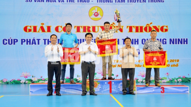 Giải nhất toàn đoàn môn cờ tướng thuộc về đoàn huyện Hoành Bồ, nhì thuộc về đoàn huyện Tiên Yên, ba thuộc về đoàn TP Uông Bí (7-2019). Ảnh: Tạ Quân