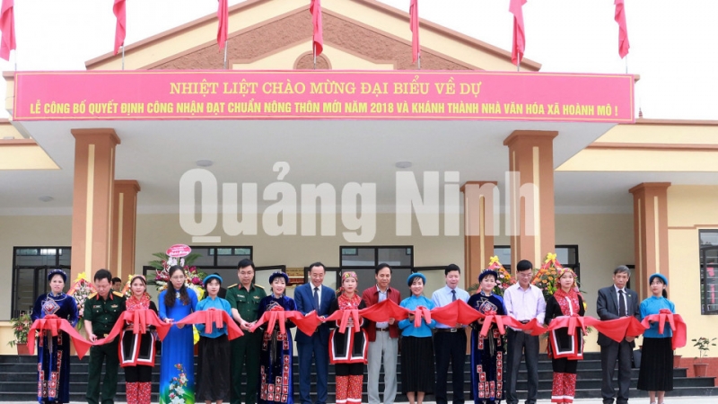 Huyện Bình Liêu tổ chức lễ công bố xã Hoành Mô đạt chuẩn NTM năm 2018 và khánh thành Nhà văn hóa xã Hoành Mô (4-2019). Ảnh: CTV Hoàng Gái