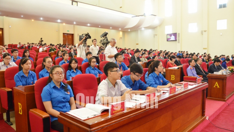 Thanh thiếu niên tiêu biểu của tỉnh tham dự phiên khai mạc kỳ họp thứ 2, HĐND tỉnh khóa XIII