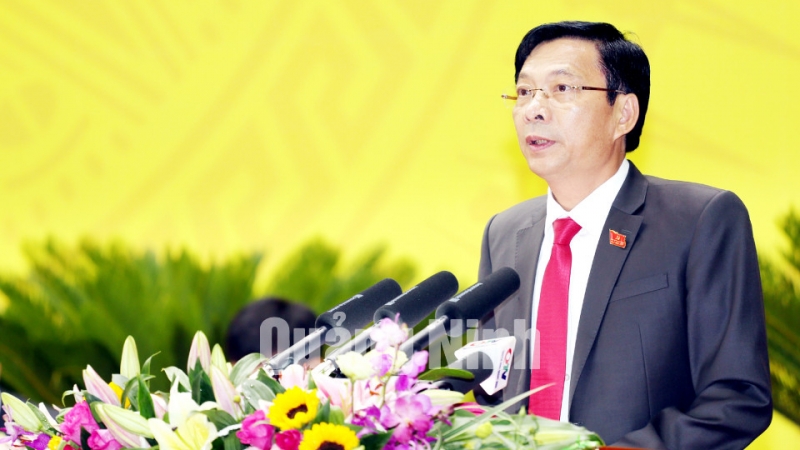 Đồng chí Nguyễn Văn Đọc, thay mặt đoàn chủ tịch tiếp thu chỉ đạo của đồng chí Nguyễn Sinh Hùng