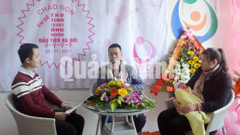 Gia đình anh Nguyễn Thành Trung chia sẻ về những vất vả, khó khăn và niềm vui khi đón con gái đầu lòng ra đời bằng phương pháp IVF.