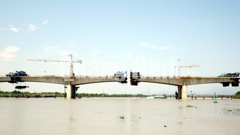 Cầu Sông Chanh chờ hợp long (9-2016). Ảnh: Đỗ Phương