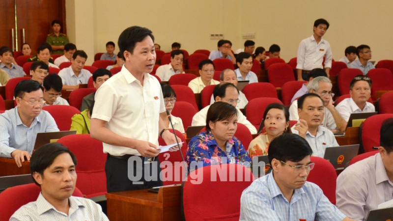 Đại biểu Phạm Quang Hoài tổ đại biểu TP Móng Cái chất vấn tại kỳ họp