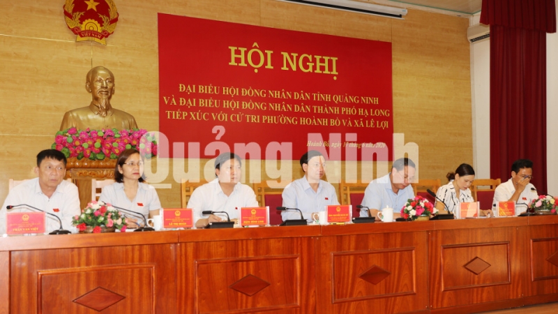 Đồng chí Nguyễn Xuân Ký, Bí thư Tỉnh ủy, Chủ tịch HĐND tỉnh, chủ trì buổi tiếp xúc cử tri (6-2020). Ảnh: Đỗ Phương