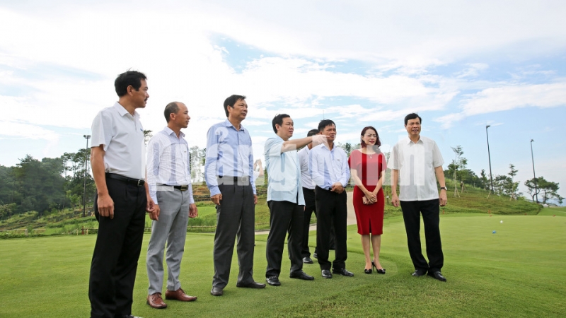 Ủy viên Bộ Chính trị, Phó Thủ tướng Chính phủ Vương Đình Huệ thăm Sân golf Ngôi sao Hạ Long.