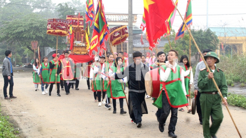 Lễ rước kiệu đón các vị thần ở cửa sông về thờ tại Đình My Sơn (3-2018). Ảnh: Trần Trinh (CTV)