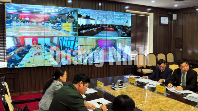 Cuộc họp được truyền trực tuyến tới 3 địa phương biên giới Móng Cái, Hải Hà và Bình Liêu (1-2020). Ảnh: Minh Hà