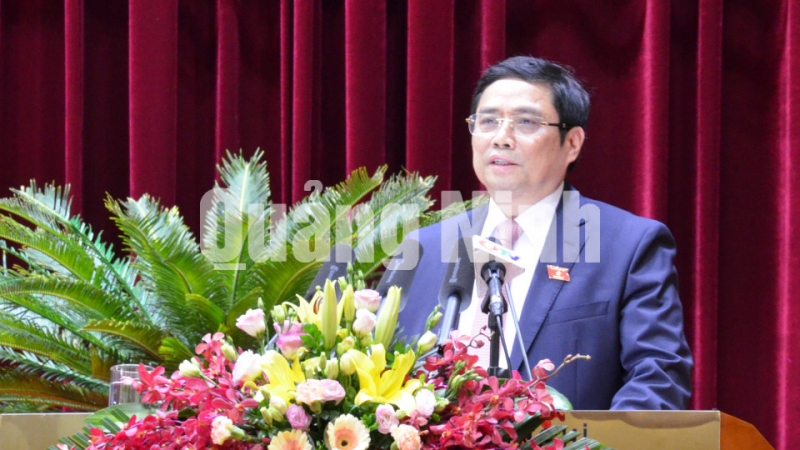 Đồng chí Phạm Minh Chính, Ủy viên Bộ Chính trị, Bí thư Trung ương Đảng, Trưởng Ban Tổ chức Trung ương, ĐBQH tỉnh dự và phát biểu tại kỳ họp.