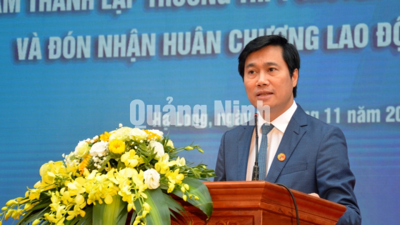 Đồng chí Nguyễn Tường Văn, Phó Bí thư Tỉnh ủy, Chủ tịch UBND tỉnh, phát biểu tại buổi lễ (11-2020). Ảnh: Lan Anh