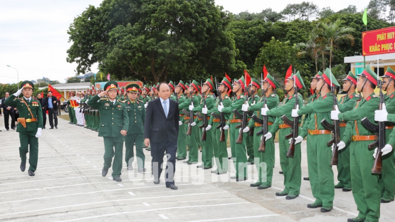Thủ tướng thăm, chúc mừng cán bộ, chiến sỹ Lữ đoàn 242 nhân Ngày thành lập Quân đội nhân dân Việt Nam.