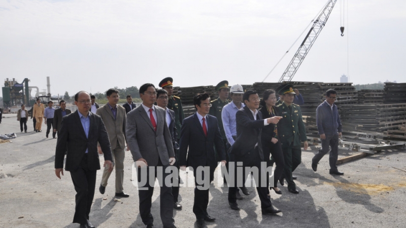 Đồng chí Trương Tấn Sang thăm dự án Cầu Bắc Luân II (TP Móng Cái)