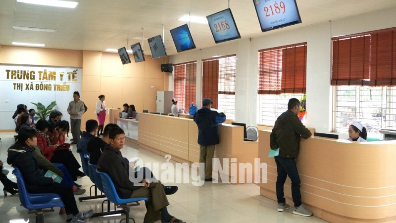 Khu vực đăng ký khám bệnh tại Trung tâm Y tế TX Đông Triều (2-2018). Ảnh: Hải Ninh TT TTGDSK