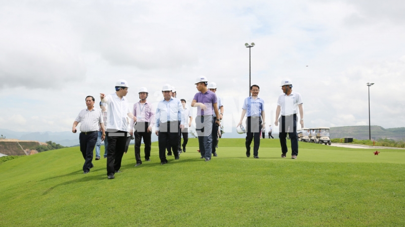 Bộ trưởng Bộ KH&ĐT Nguyễn Chí Dũng khảo sát Sân golf Ngôi sao Hạ Long.