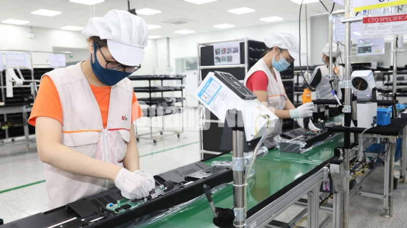 Nhà máy Bumjin Electronics sản xuất bộ thu AV, sản phẩm điện tử dân dụng (1-2021). Ảnh: Đỗ Phương