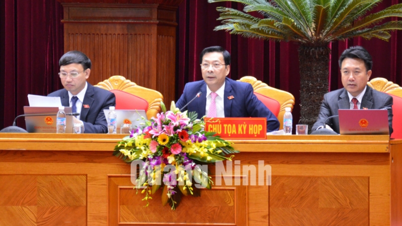 Đồng chí Nguyễn Văn Đọc, Bí thư Tỉnh ủy, Chủ tịch HĐND tỉnh, Chủ tọa kỳ họp điều hành phiên chất vấn.