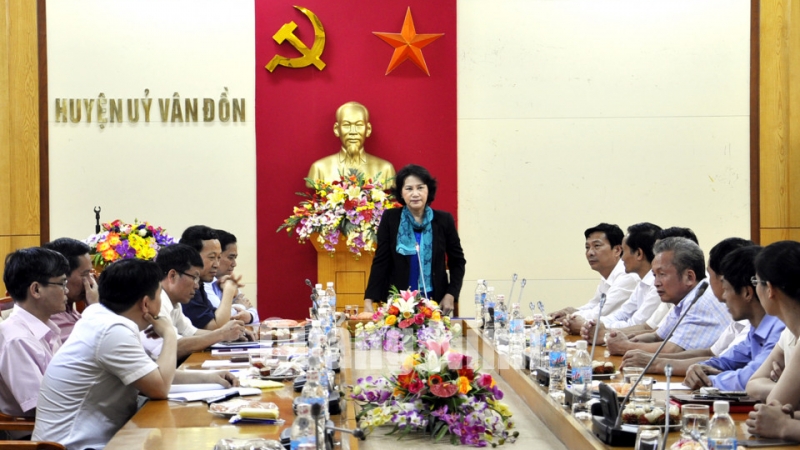 Đồng chí Nguyễn Thị Kim Ngân, Ủy viên Bộ Chính trị, Chủ tịch Quốc hội phát biểu tại buổi làm việc. Ảnh Hồng Nhung