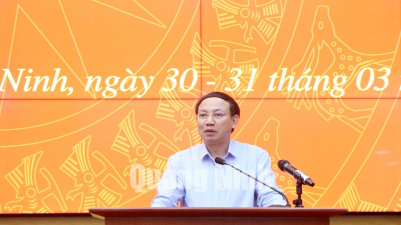 Đồng chí Nguyễn Xuân Ký, Ủy viên Trung ương Đảng, Bí thư Tỉnh ủy, Chủ tịch HĐND tỉnh, phát biểu tại hội nghị (3-2021). Ảnh: Thu Chung