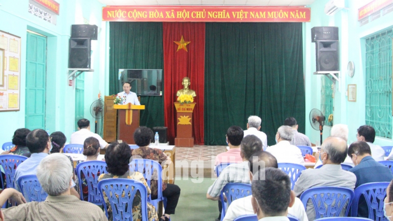 Buổi sinh hoạt chi bộ của đảng viên Chi bộ khu 1, phường Cao Xanh, TP Hạ Long (6-2021). Ảnh: Thu Chung