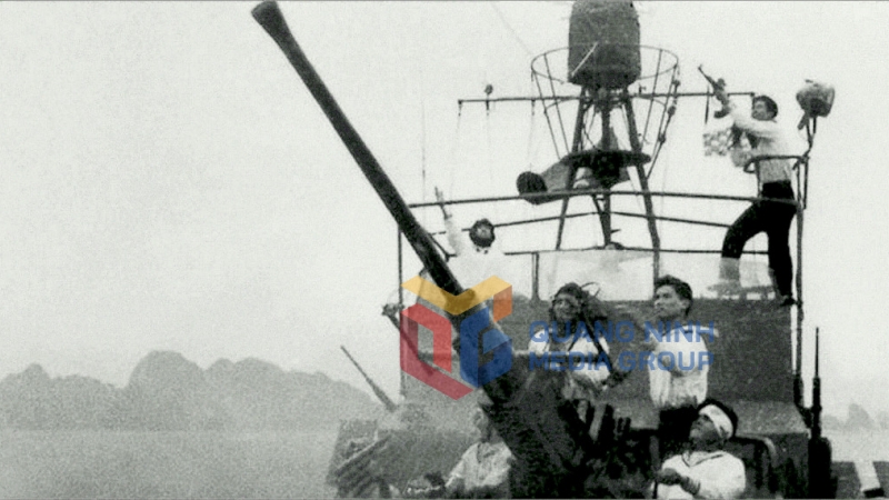 Lực lượng hải quân Quảng Ninh trong trận chiến ngày 5-8-1964 bên sông Cửa Lục. Ảnh tư liệu