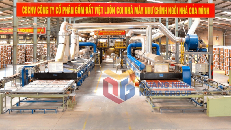 Dây truyền sản xuất gạch hiện đại tại Công ty CP Gốm Đất Việt (11-2021). Ảnh: Hoàng Nga