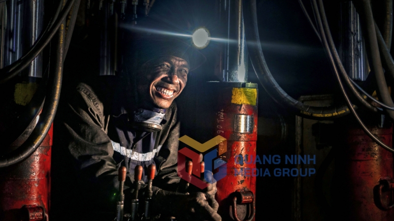 Niềm vui bên công nghệ mỏ. Ảnh: Nguyễn Văn Cường (CTV)