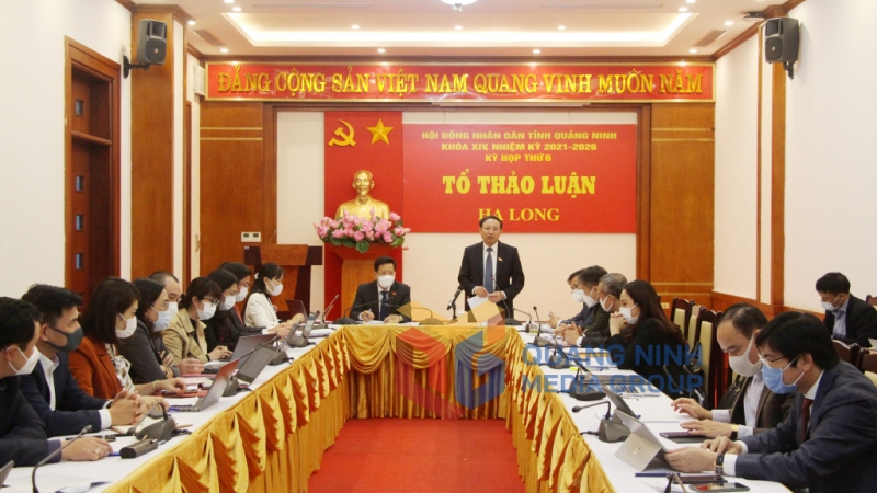 Đồng chí Nguyễn Xuân Ký, Ủy viên Trung ương Đảng, Bí thư Tỉnh ủy, Chủ tịch HĐND tỉnh, phát biểu tại Tổ thảo luận số 1.