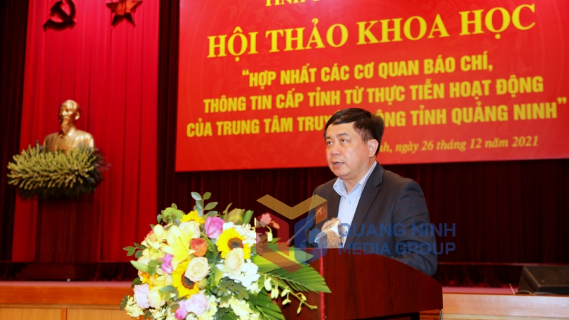 Giám đốc, Tổng Biên tập Trung tâm Truyền thông tỉnh Quảng Ninh Mai Vũ Tuấn báo cáo tóm tắt kết quả 3 năm hoạt động của Trung tâm (12-2021). Ảnh: Đỗ Giang