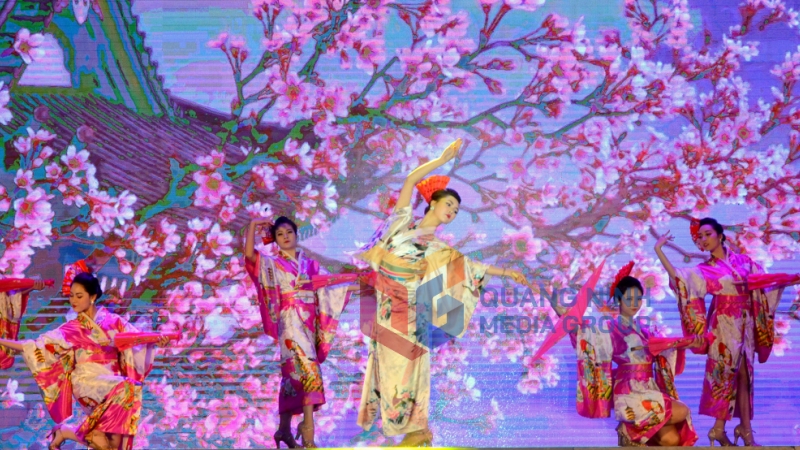 Tại lễ hội hoa Anh đào và Mai vàng Yên Tử 2019 đã diễn ra nhiều tiết mục nghệ thuật mang đậm văn hóa của Việt Nam - Nhật Bản (3-2019). Ảnh: Lương Giang