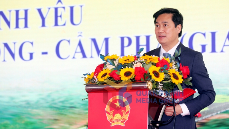 Đồng chí Nguyễn Tường Văn, Chủ tịch UBND tỉnh, phát biểu tại buổi lễ (1-2022).