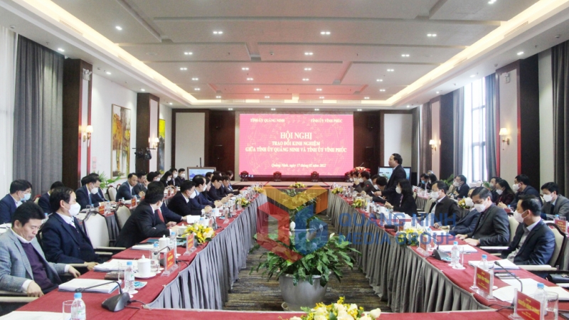 Hội nghị trao đổi kinh nghiệm giữa BTV Tỉnh ủy Quảng Ninh và BTV Tỉnh ủy Vĩnh Phúc (2-2022). Ảnh: Thu Chung