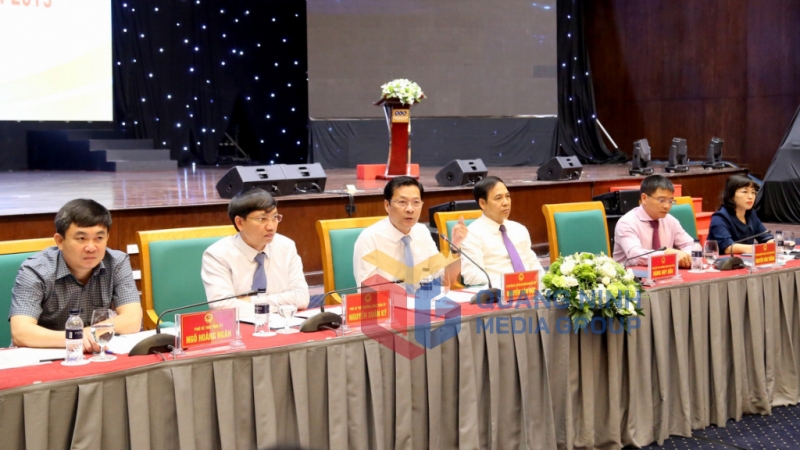 Các đồng chí lãnh đạo tỉnh tham dự Hội nghị (5-2019). Ảnh Minh Hà