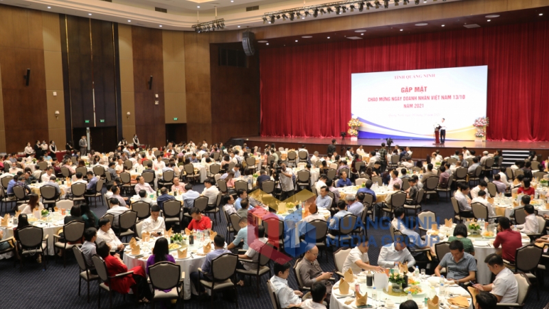 Quang cảnh Hội nghị gặp mặt doanh nghiệp, doanh nhân trên địa bàn tỉnh (10-2021). Ảnh: Đỗ Phương