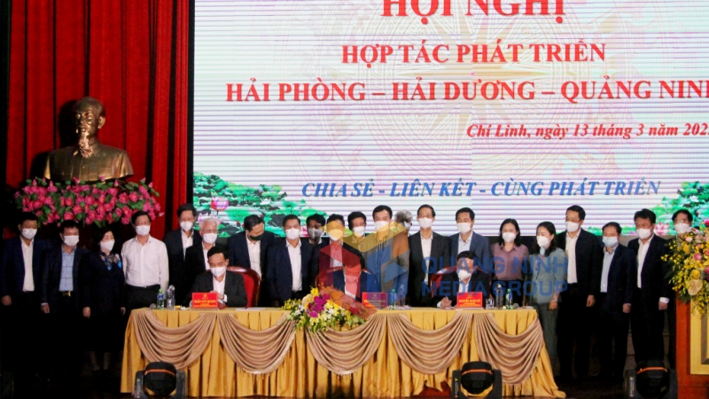 Quảng Ninh - Hải Phòng - Hải Dương ký kết hợp tác phát triển trong thời gian tới (3-2022). Ảnh: Thu Chung