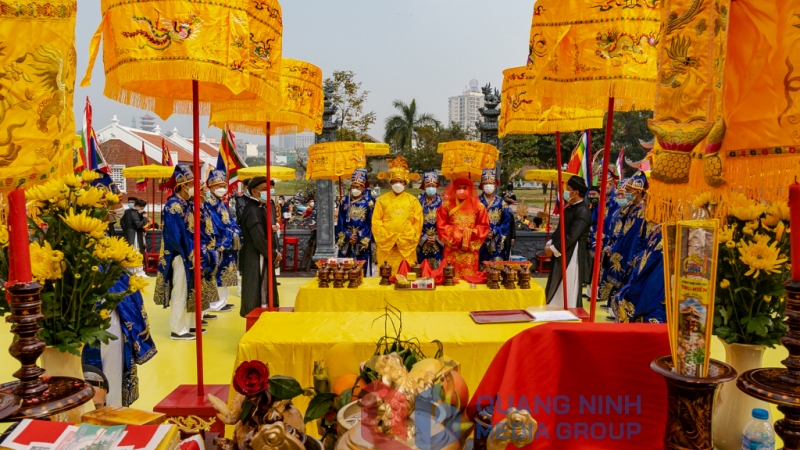 Chủ tế thực hiện nghi lễ tế thần Xã Tắc (3-2022). Ảnh: Nguyễn Hải Huy