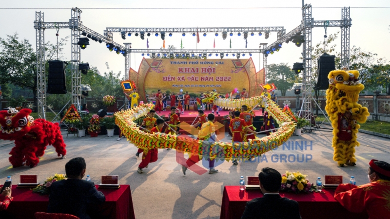 Múa rồng trong lễ khai hội (3-2022). Ảnh: Nguyễn Hải Huy