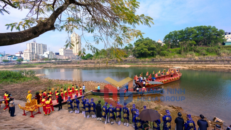 Quang cảnh thực hiện lễ cấp thủy (xin nước) (3-2022). Ảnh: Nguyễn Hải Huy