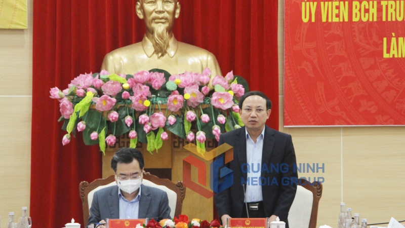 Đồng chí Nguyễn Xuân Ký, Ủy viên Trung ương Đảng, Bí thư Tỉnh ủy, Chủ tịch HĐND tỉnh, phát biểu tại buổi làm việc (3-2022). Ảnh: Thu Chung