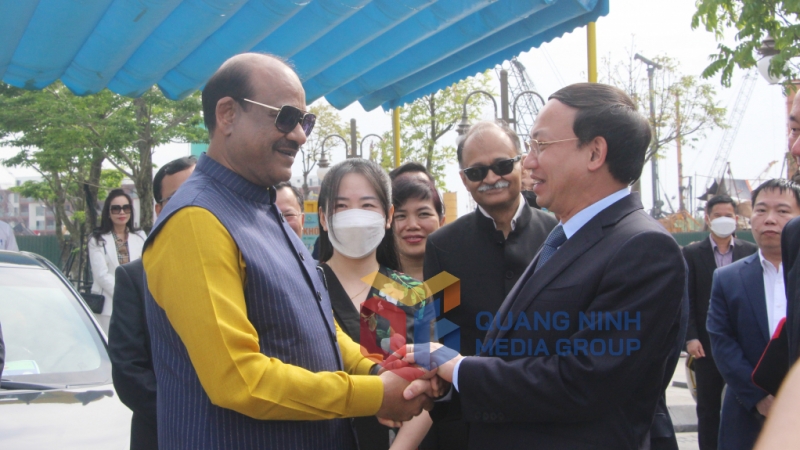 Chủ tịch Hạ viện Ấn Độ cùng đoàn công tác kết thúc tốt đẹp chuyến thăm Vịnh Hạ Long (4-2022). Ảnh: Thu Chung