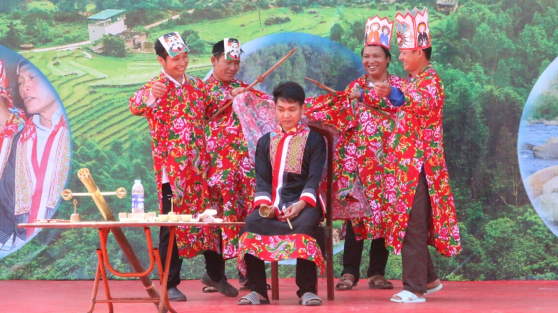 Tái hiện nghi lễ cấp sắc của đồng bào dân tộc Dao Thanh Phán (5-2022). Ảnh: Nguyễn Dung