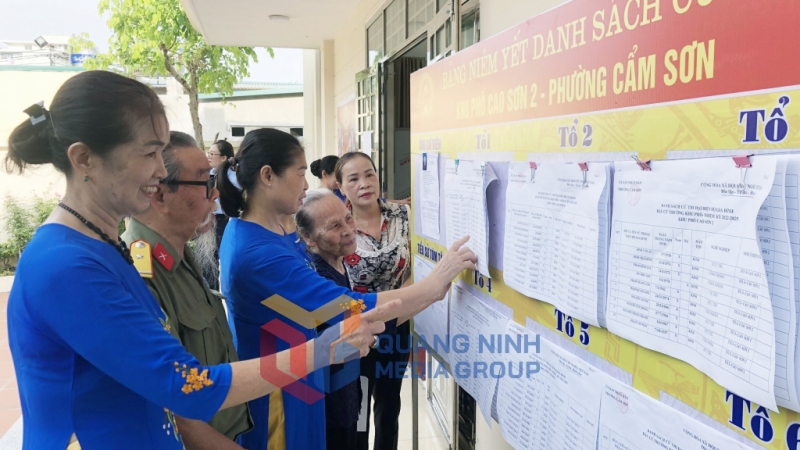 Cử tri khu phố Cao Sơn 2, phường Cẩm Sơn, TP Cẩm Phả, kiểm tra thông tin cử tri.