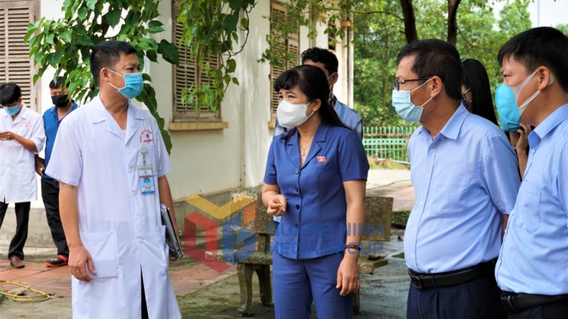Đoàn ĐBQH tỉnh giám sát hoạt động Khu cách ly tập trung tại Trung tâm Y tế huyện Ba Chẽ.

