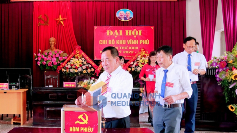 Đại hội chi bộ khu Vĩnh Phú, phường Mạo Khê (TX Đông Triều) bỏ phiếu bầu bí thư chi bộ, nhiệm kỳ 2022-2025.
