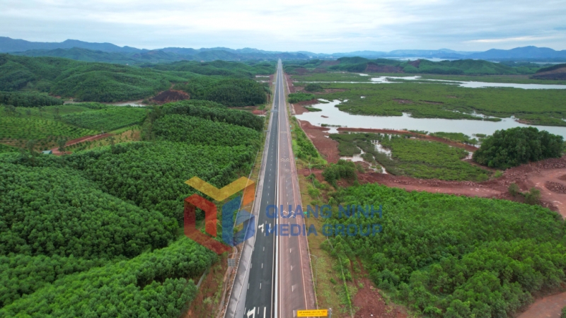 Cao tốc Vân Đồn - Tiên Yên (7-2022). Ảnh: Đỗ Phương