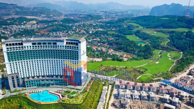 Khu nghỉ dưỡng FLC Luxury Hạ Long là tổ hợp nghỉ dưỡng 5 sao bao gồm sân golf, biệt thự, khách sạn và tiện ích đỉnh cao (9-2022). Ảnh: Hùng Sơn
