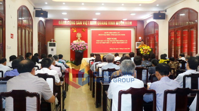 Đông đảo đại biểu cử tri TP Móng Cái dự hội nghị (11-2022). Ảnh: Nguyễn Đức (Trung tâm Truyền thông Móng Cái)