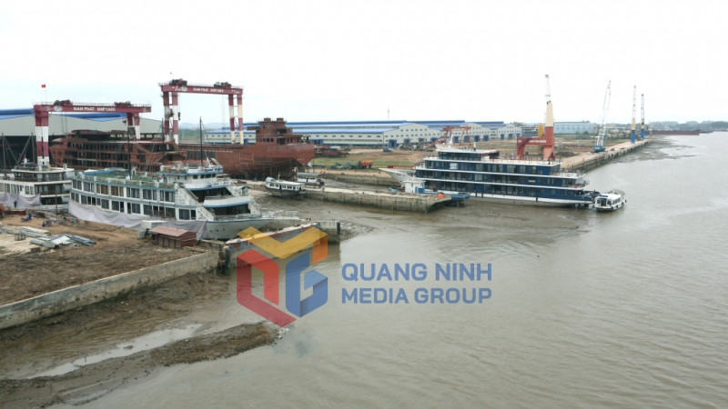 Nhà máy đóng tàu Nam Phát (phường Hà An, TX Quảng Yên) (5-2022). Ảnh: Khánh Giang