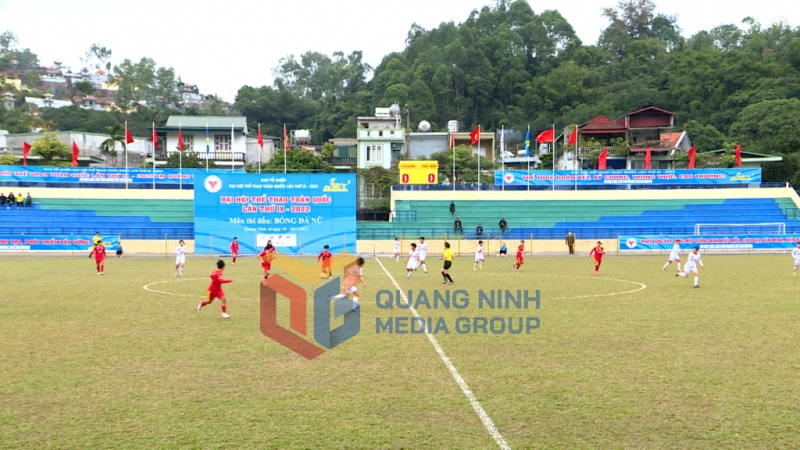 Đội tuyển bóng đá nữ TP Hồ Chí Minh và đội tuyển Hà Nội (12-2022). Ảnh: Hồng Việt
